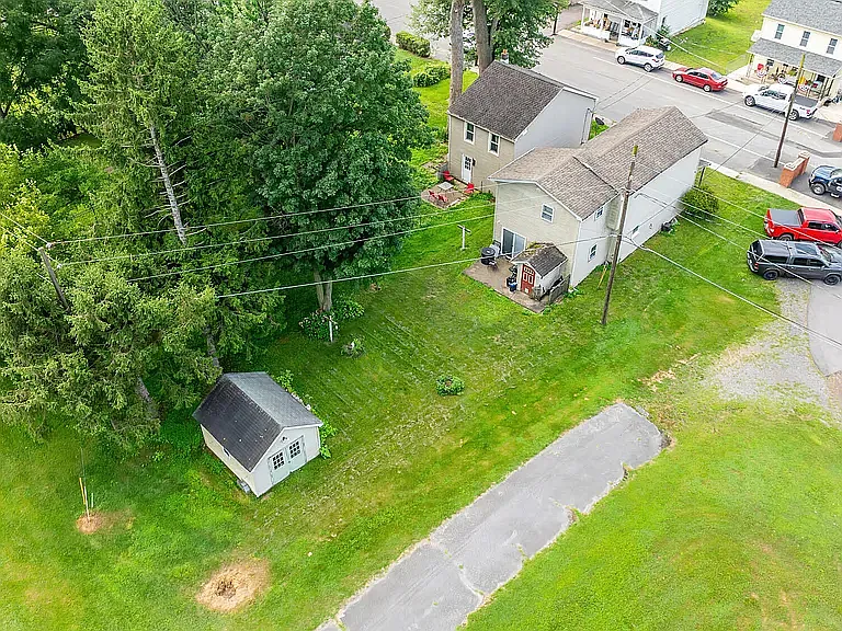 579 W Mahoning St — Photo 2