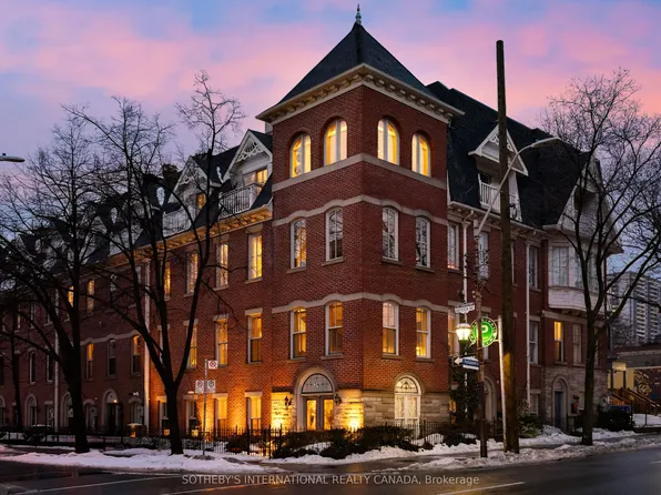 74 Aberdeen Ave, Toronto, ON M4X 1A2