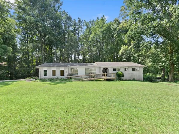 758 Springlake Rd, Lawrenceville, GA 30045