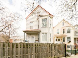 3756 W George St APT 2F, Chicago, IL 60618