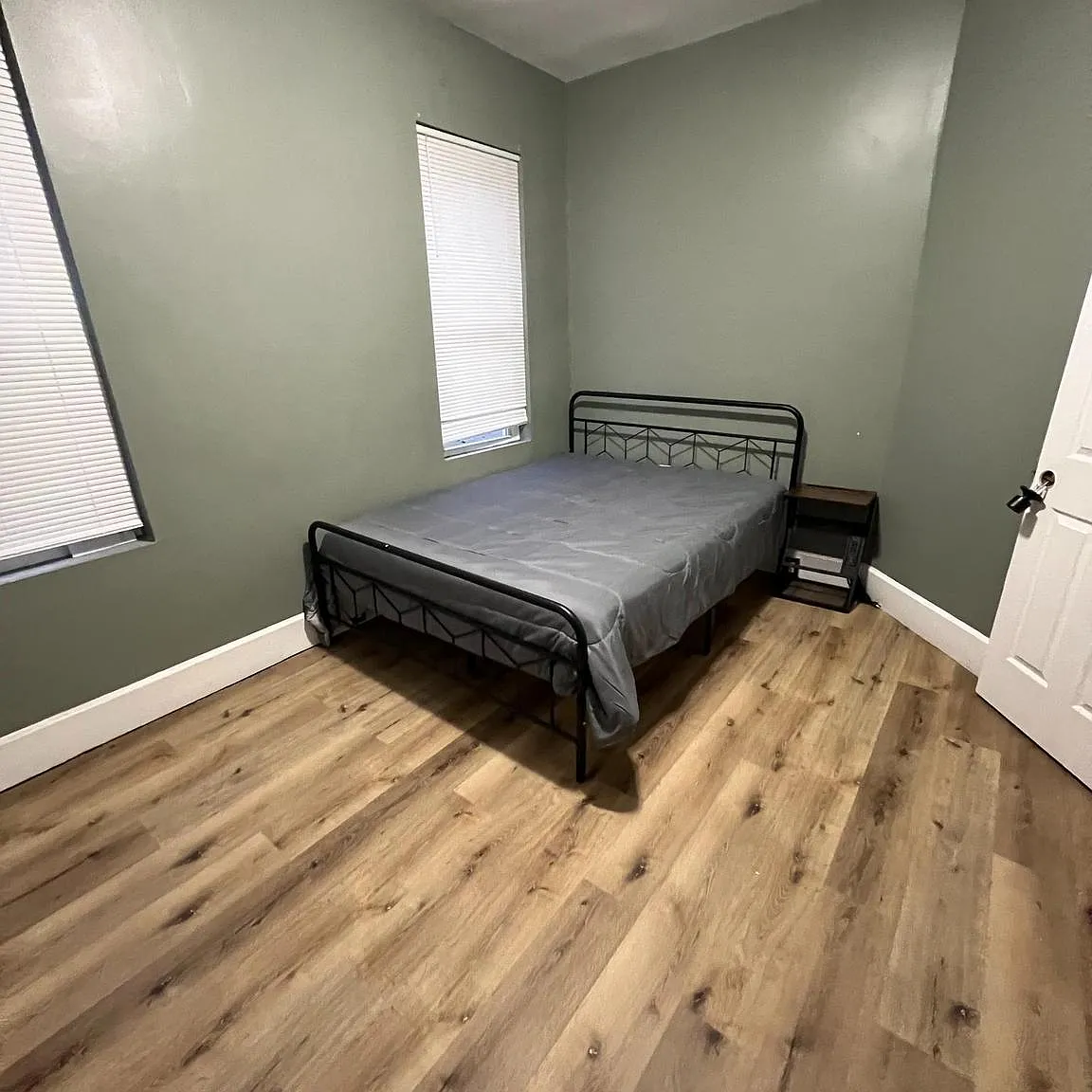4 bed, 1.5 bath, 1540 sqft, $600 — Photo 2