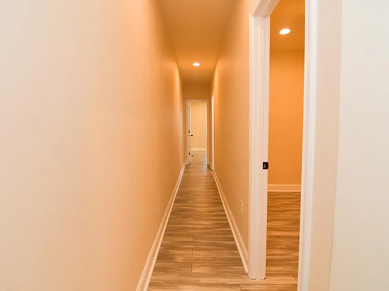 2722 Parkwood Ave — Photo 4