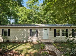 104 Cane Crest Cir, Fairview, NC 28730