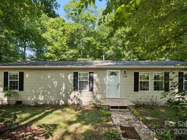 104 Cane Crest Cir, Fairview, NC 28730