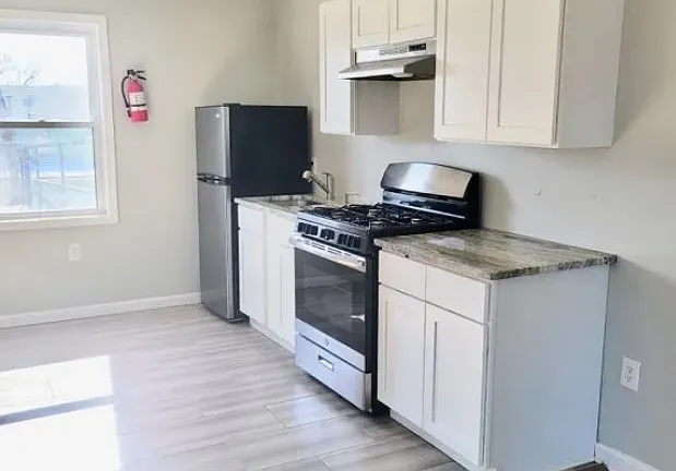 154 Mapes Ave #3 — Photo 7