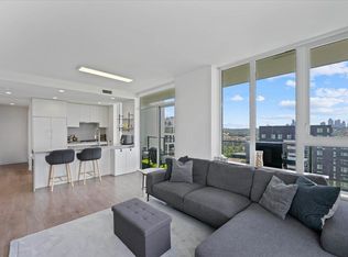 4465 Juneau St #2105, Burnaby, BC V5C 0L8