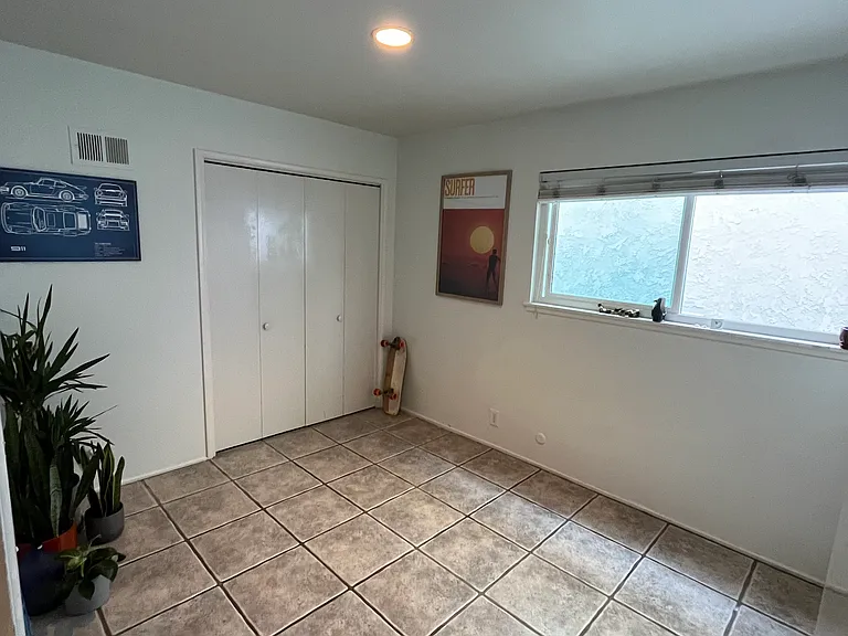 917 E Balboa Blvd #B — Photo 3