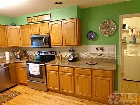 4th image of 904 Blackwood Ave #2