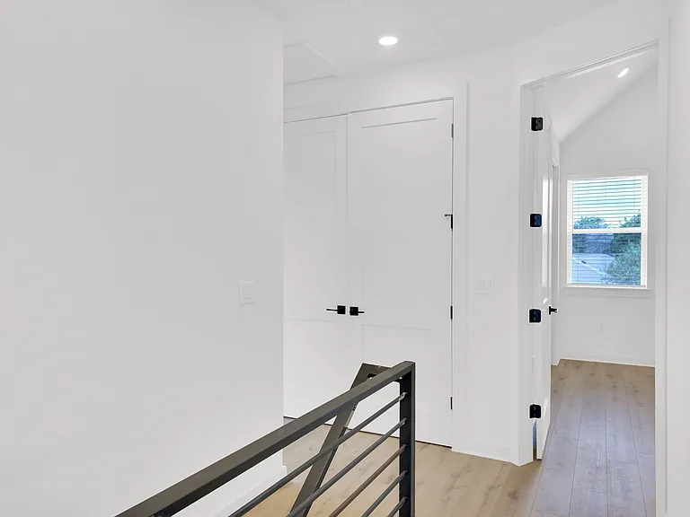 7208 Providence Ave #3A — Photo 21