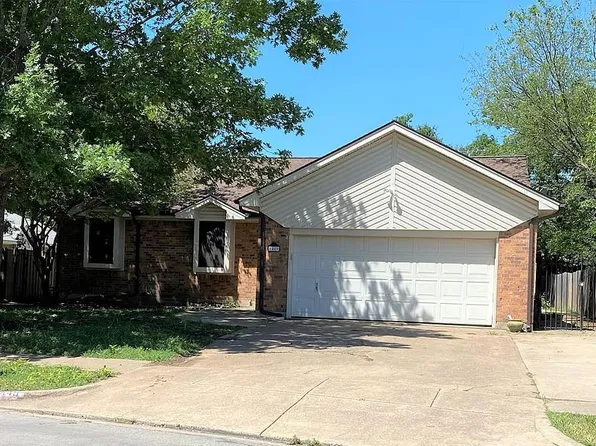 6449 Little Ranch Rd, North Richland Hills, TX 76182