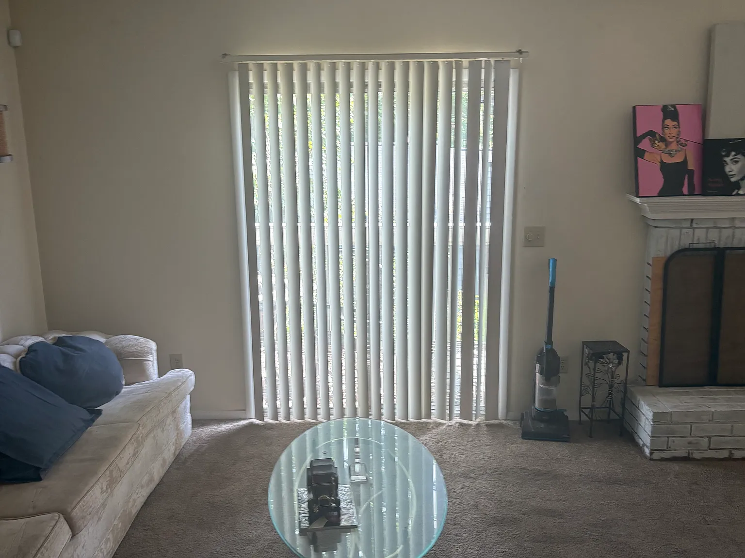 3 bed, 2500 sqft, $850 — Photo 2