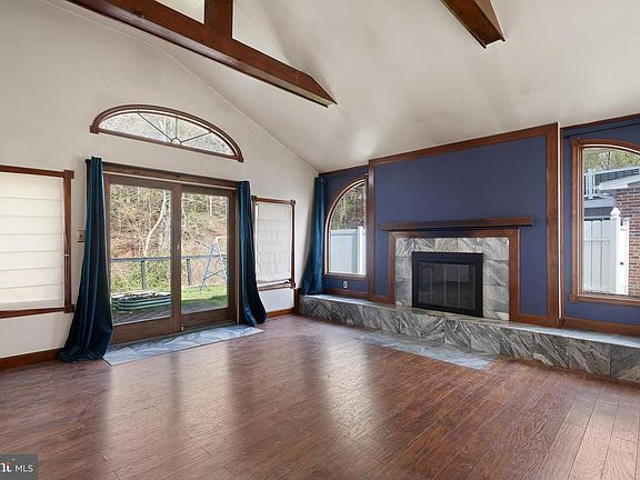 5th image of 19 Duvall Ct