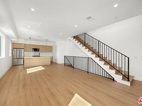 3rd image of 6239 Banner Ave #1-2