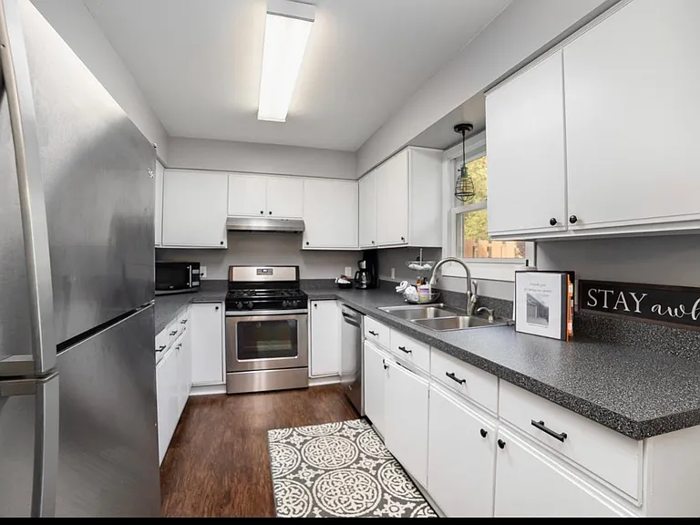 7720 Mielke Rd — Photo 3