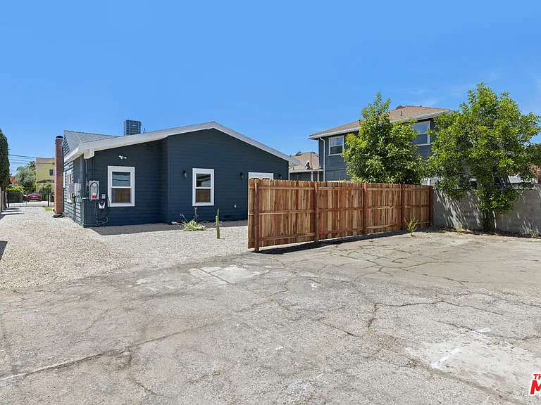 137 E Avenue 43 — Photo 27