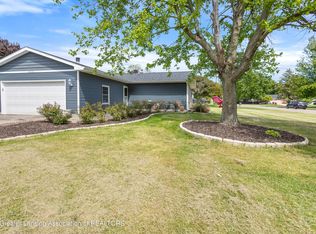 2636 Gilbert Rd, Lansing, MI 48911