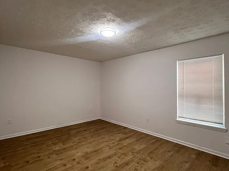 1723 W Kentucky St — Photo 25