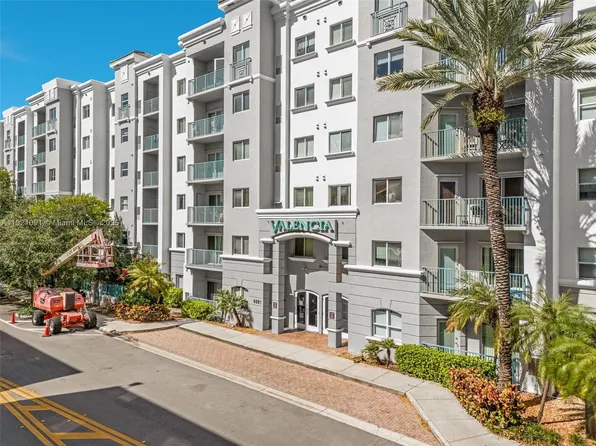 6001 SW 70th St APT 643, South Miami, FL 33143