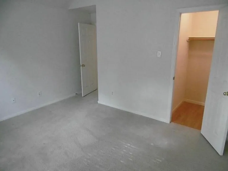 1106 Kerri Ct — Photo 12