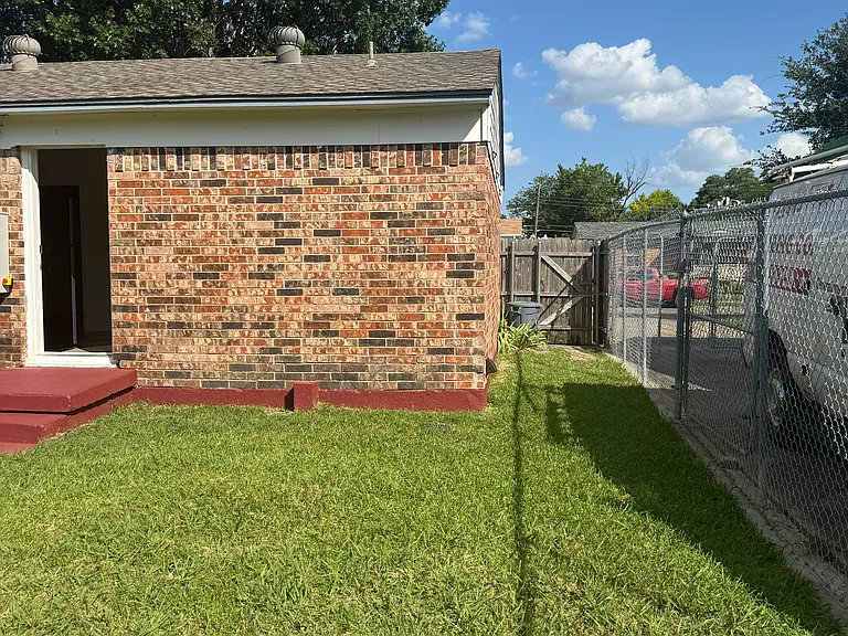 1807 Highland St — Photo 19