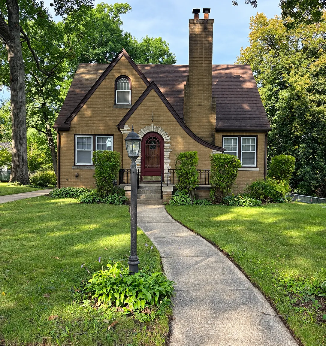 3 bed, 1559 sqft, $2,400 — Photo 1