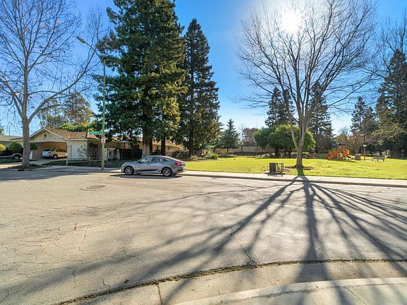 3rd image of 978-980 Spadafore Ct