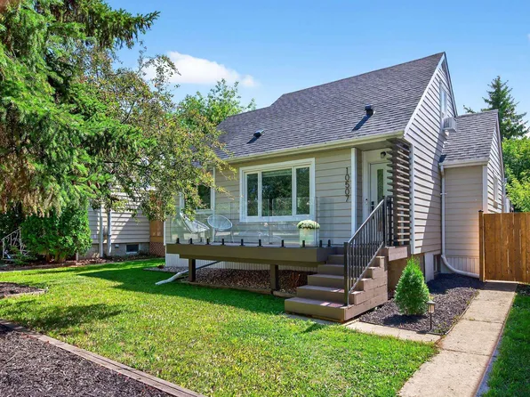 10507 69th Ave NW, Edmonton, AB T6H 2C5