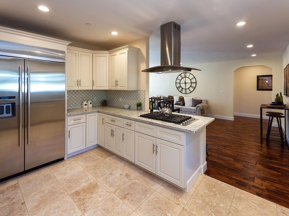 (New Furnishings and Updated Photos Coming Soon)