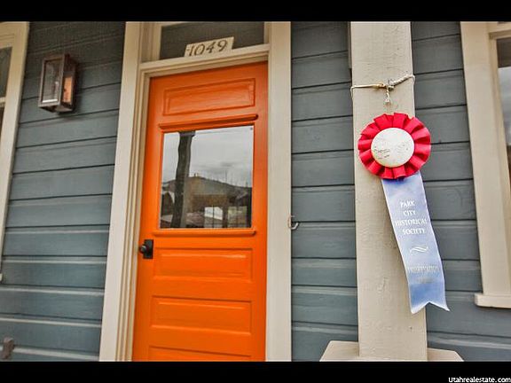 2nd image of 1049 Park Ave