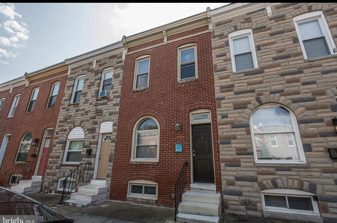 3 bed, 1176 sqft, $2,450 — Photo 2