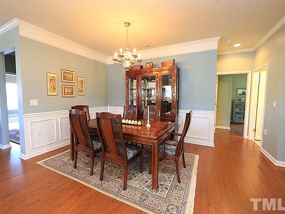 5th image of 801 Gaston Manor Dr