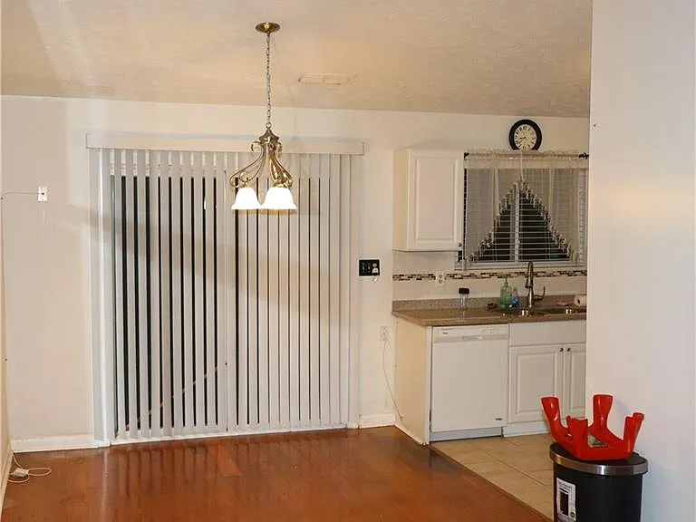 2995 Meadow Wood Ct — Photo 8