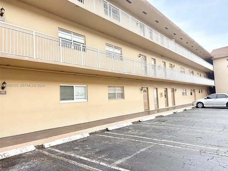 5011 W Oakland Park Blvd #310 — Photo 2