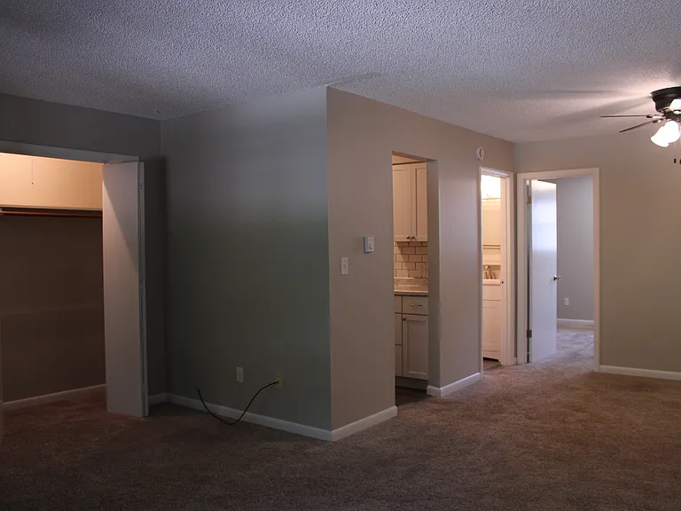 204 E Center St #8 — Photo 15