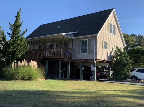 5395 Sunrise Dr, Chincoteague Island, VA 23336