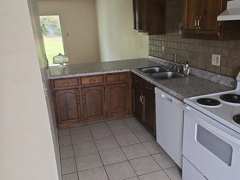 1045 Keith Dr #A — Photo 6