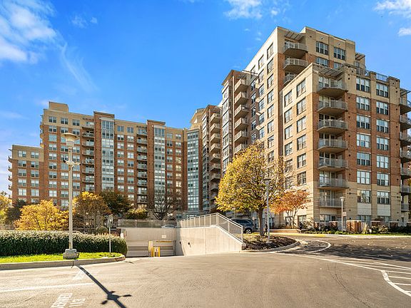 2nd image of 7350 Heritage Village Plz Unit 201
