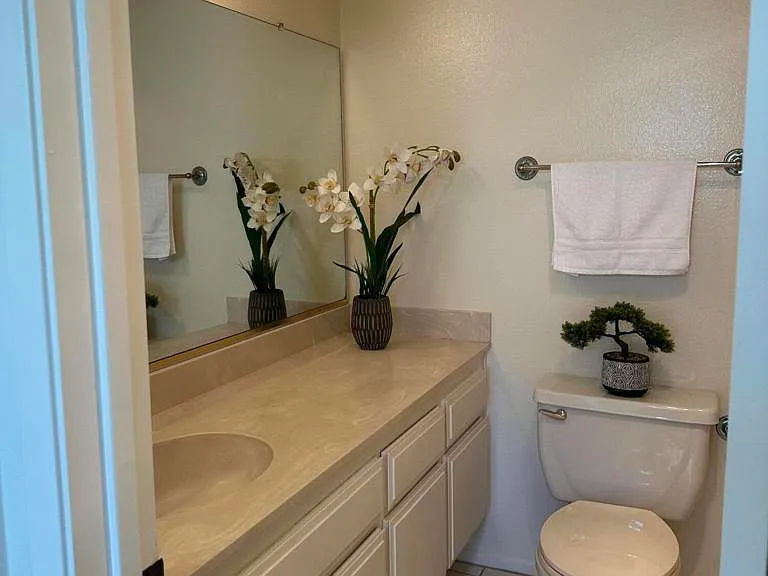 1032 Royal Oaks Dr #C — Photo 5