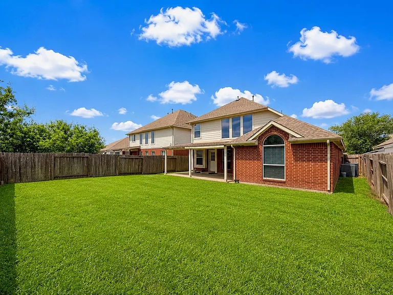 7219 Brookville Ln — Photo 31