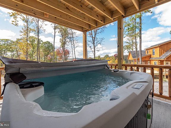 3rd image of 37 Ridgeline Trl