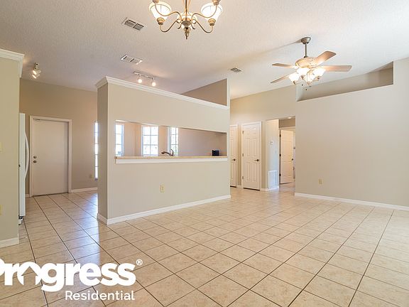 5th image of 12105 Blackheath Cir