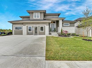 21919 W 100th Ter, Lenexa, KS 66220