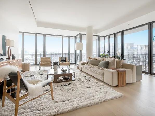 100 Vandam Street 13A image 1 of 5