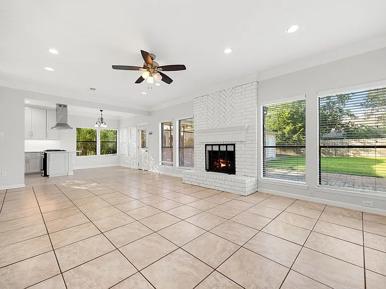 15526 Cabildo Dr — Photo 41