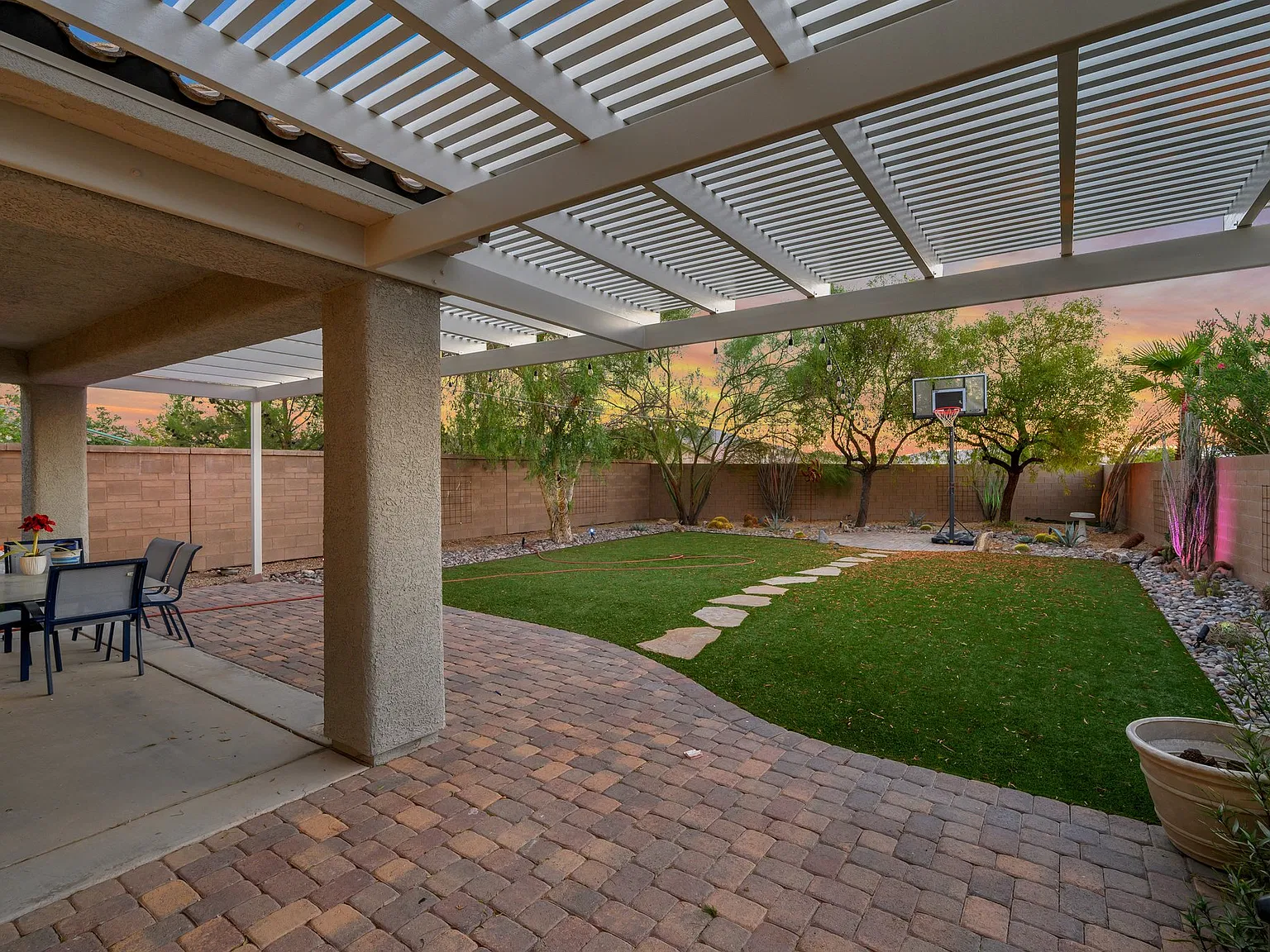 2485 Sturrock Dr — Photo 4