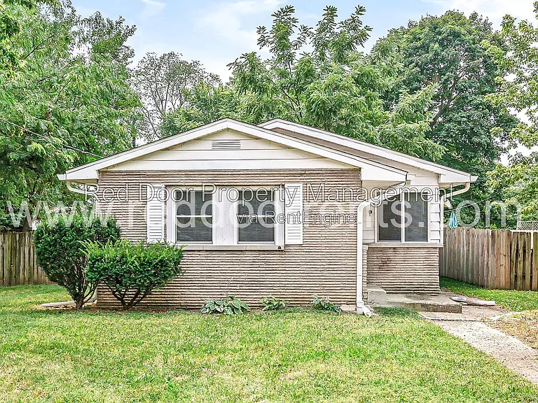 5361 E Burgess Ave — Photo 2