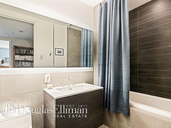 4th image of 541 Washington Ave Unit 407