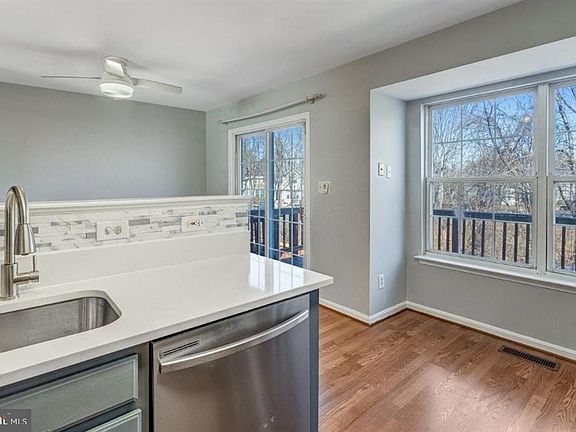 5th image of 15861 Pebblewood St