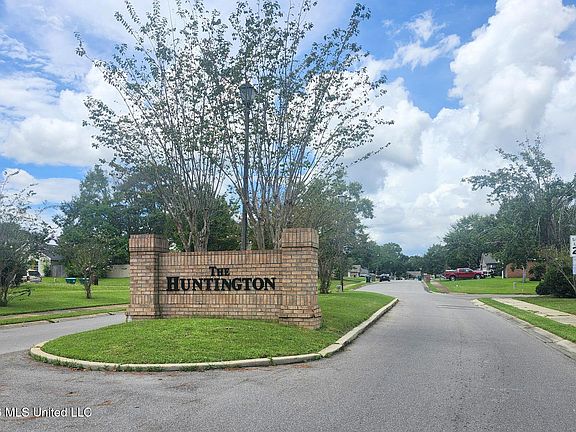 4th image of 13544 Huntington Cir