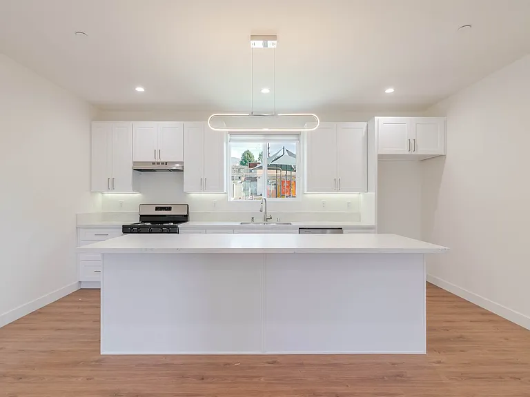 10232 Tujunga Canyon Blvd — Photo 9